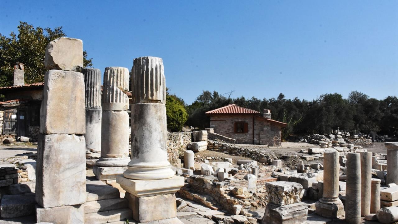 Depremlerde yıkılan yapılar yeniden ayağa kaldırılmış