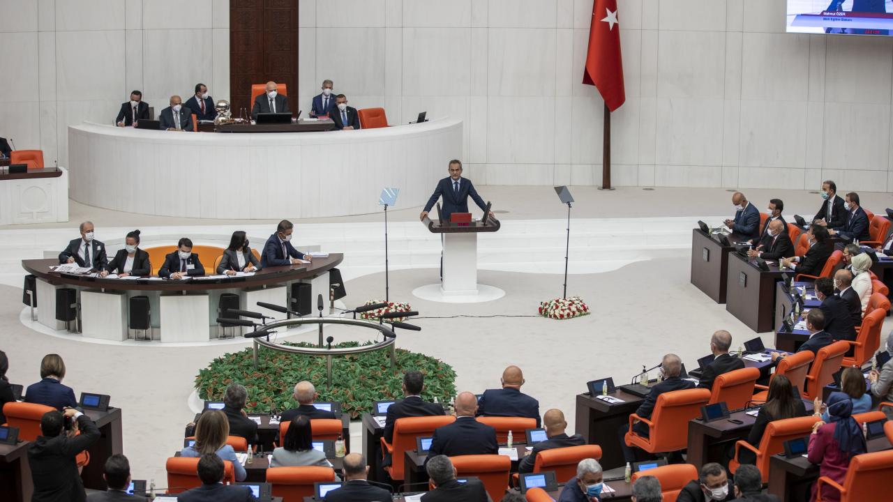 Sosyal medya mesaisi sürüyor