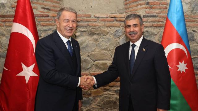 Bakan Akar, Azerbaycanlı mevkidaşı ile görüştü