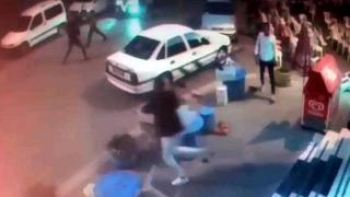 Tüfekle düğünü bastı, davetliler kaçacak yer aradı