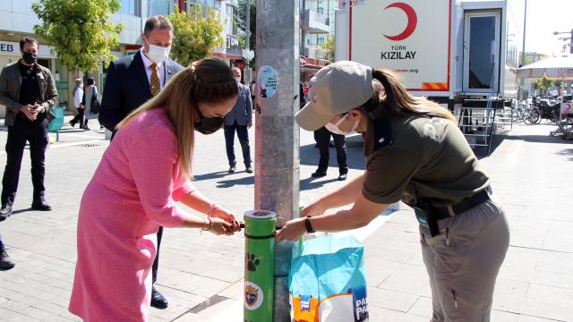 Uşakta, Dünya Hayvanları Koruma Günü nedeniyle etkinlikler düzenlendi
