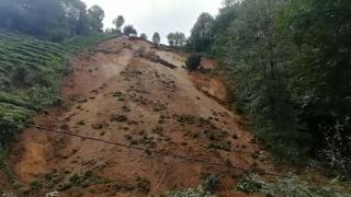 Rize'de heyelan anı görüntülendi