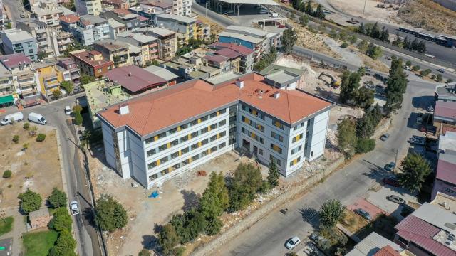 Depreme dayanıksız okul binalarının yerine yenileri yapılıyor