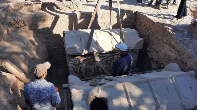 İznikte Hisardere kazılarında iki lahit bulundu