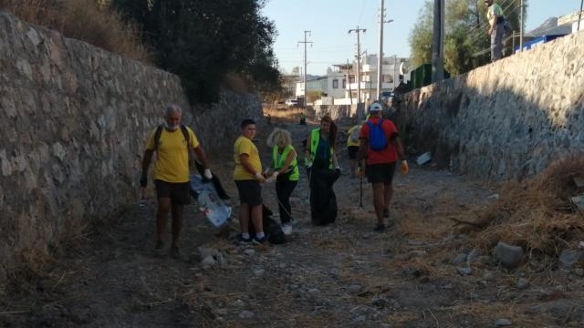 Bodrumda dere yatakları belediye ve gönüllülerce temizleniyor