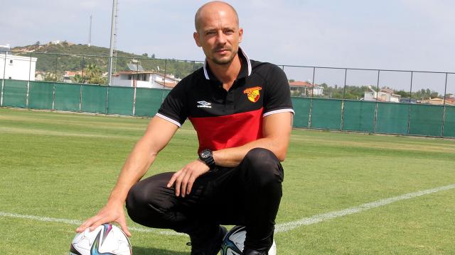 Göztepede başkan Mehmet Sepil Maestroya güveniyor