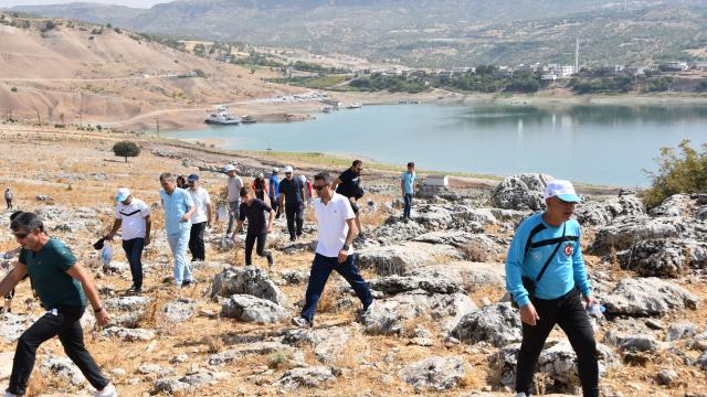 Şanlıurfada sağlıkçılar obeziteye dikkati çekmek için yürüdü
