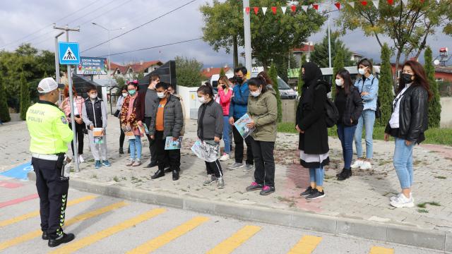 Boluda zihinsel engelli öğrencilere trafik eğitimi