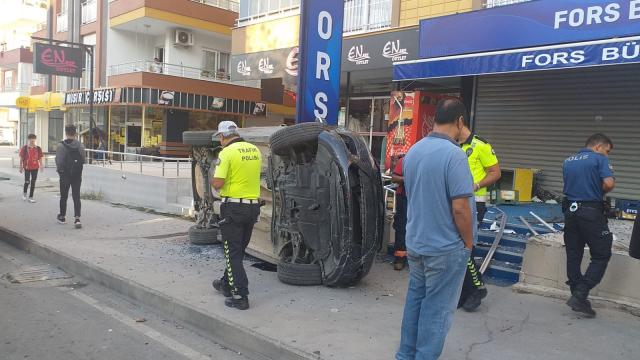 Mersinde devrilen otomobilin sürücüsü yaralandı