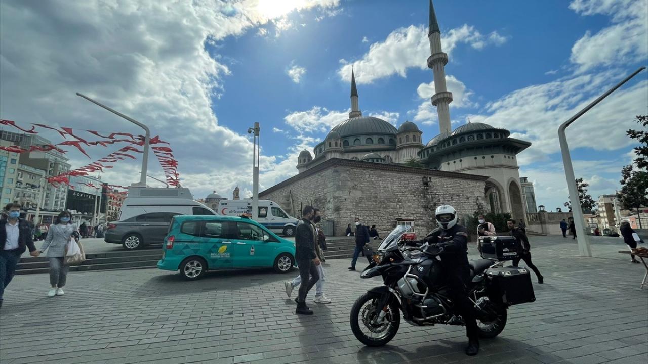 "Yurt içi ve yurt dışından birçok kişi camiyi ziyaret ediyor"