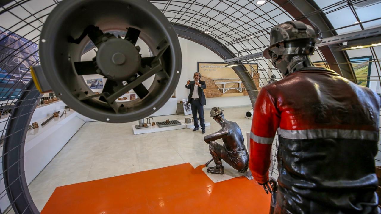 Atıklar sanat eseri olarak beğeniye sunuldu