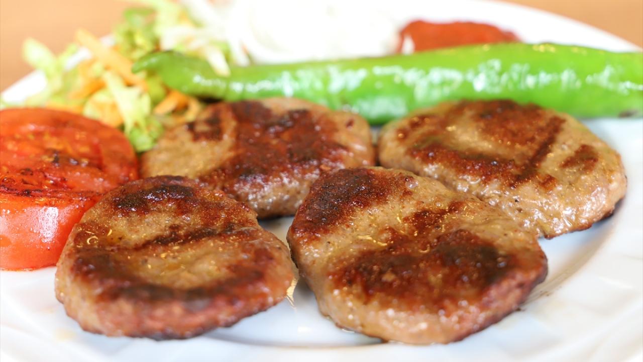 "Çerkezmüsellim pabuç köftesinin ünü hızla yayılıyor"