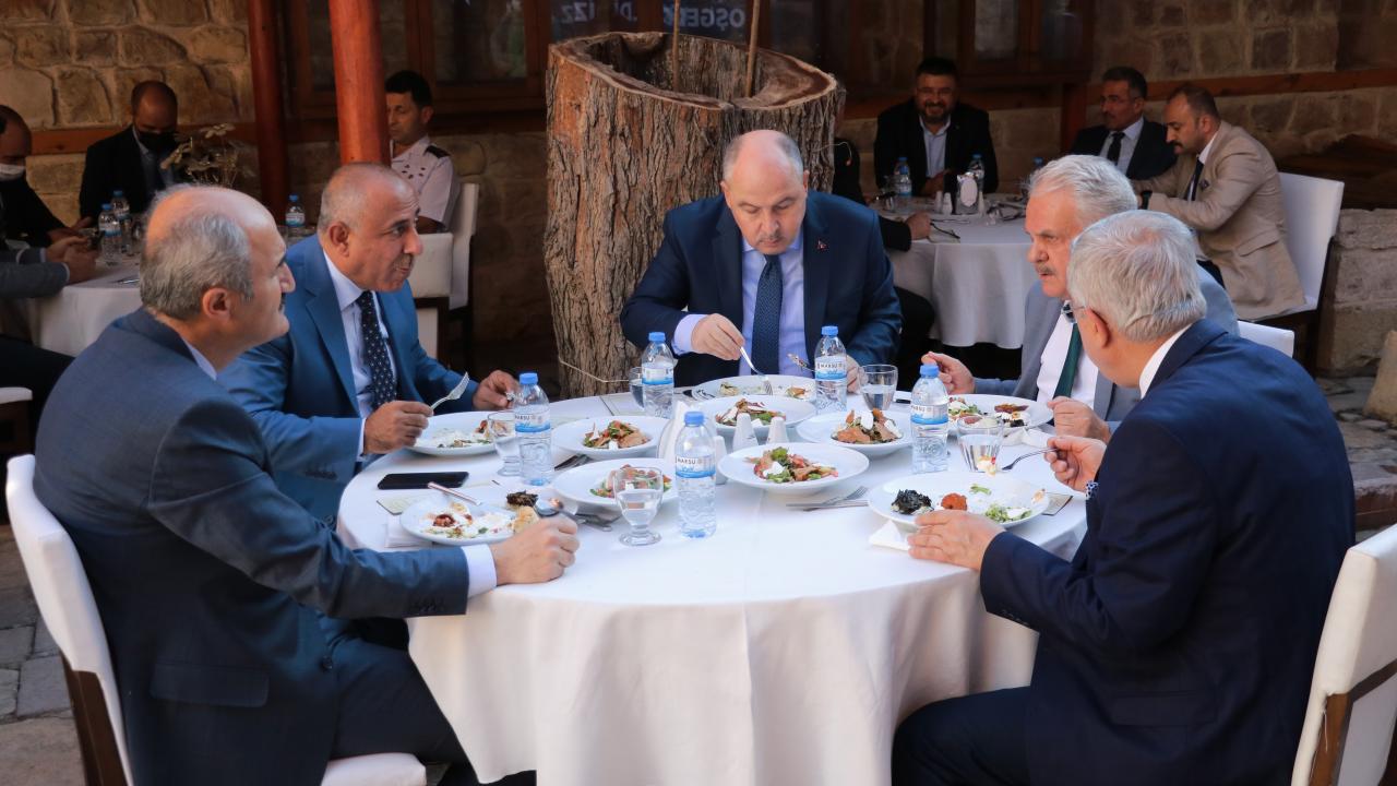 "Kardeşlik sevgisi içine katıldı"