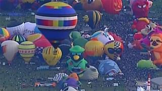 ABD'de gökyüzü rengarenk balonlarla süslendi