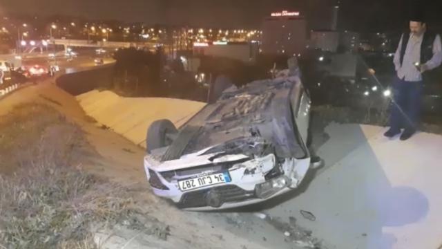 Refüje çıkan araç takla attı