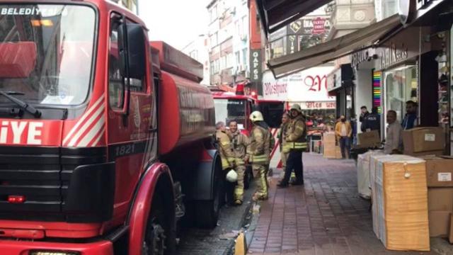 Ayakkabı imalathanesinde yangın