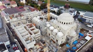 Avrupa'nın en büyük camisine tehdit mektubu