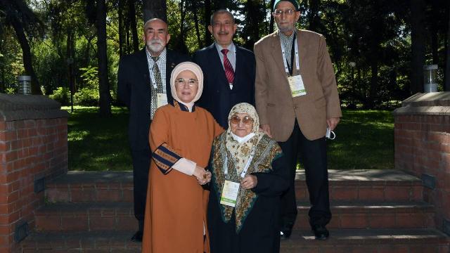 Emine Erdoğan: "Yaşlılık, bizde hürmet makamına oturmak demektir"