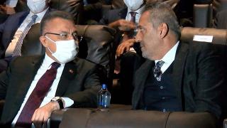 Cumhurbaşkanı Yardımcısı Oktay, film ekibi ile birlikte "Akif"i izledi