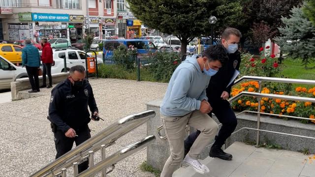 Çorumda girdiği evin sahibiyle karşılaşan hırsızlık zanlısı tutuklandı