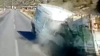 Isparta'da trafik kazası: 1 ölü, 6 yaralı