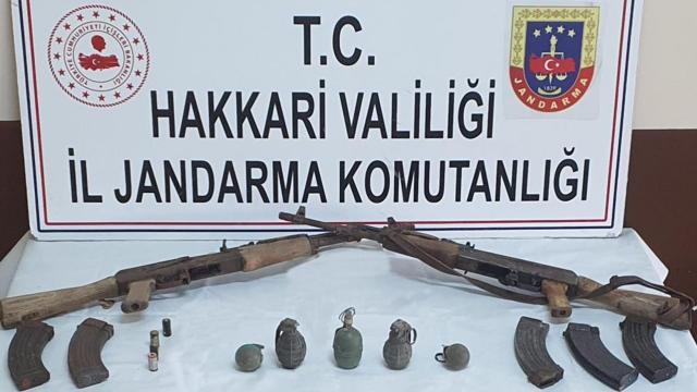 Hakkari kırsalında silah ve mühimmat ele geçirildi