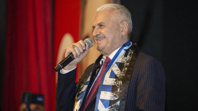 Binali Yıldırım: Dünyada ihracatını artıran nadir ülkelerden biriyiz
