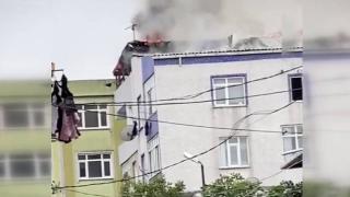 İstanbul'da çatı yangını