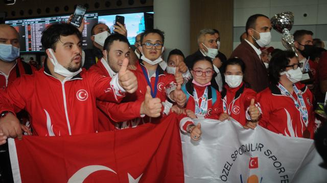 Down Sendromlular Futsal Milli Takımı yurda döndü