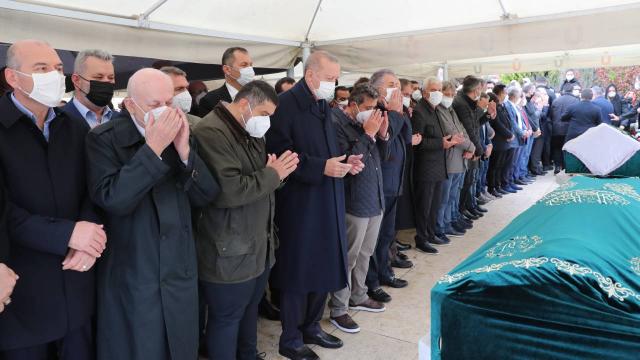 Cumhurbaşkanı Erdoğan, İstanbulda cenaze törenine katıldı