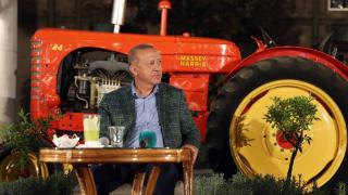 Cumhurbaşkanı Erdoğan, gençlere cezaevi anılarını anlattı