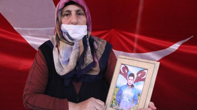Evlat nöbeti kararlılıkla sürüyor