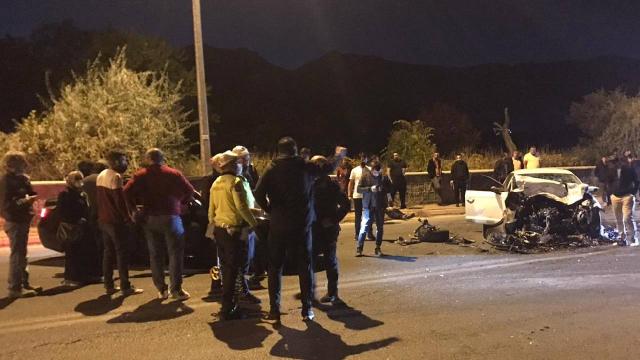 Kayseride 4 otomobil çarpıştı: 2si ağır 6 yaralı