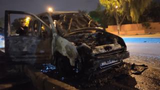 Seyir halindeki araç alev alev yandı