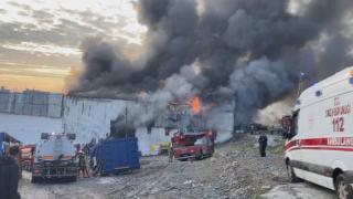 İstanbul'da geri dönüşüm tesisinde yangın