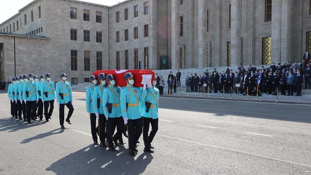 Eski İzmir Milletvekili Erkut Şenbaş için TBMMde tören düzenlendi