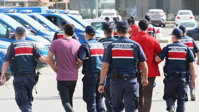 İzmirde "yeşil reçete" operasyonu: 2 doktor, 7 eczacı toplam 26 kişi yakalandı