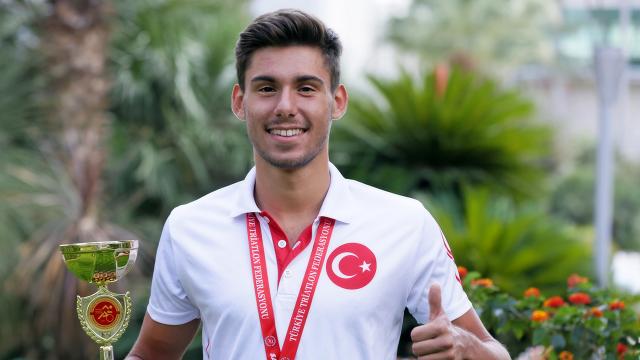 Gültiğin Er İspanyada Türk triatlon tarihine geçti