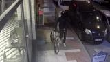 Manisa'da bisiklet hırsızlığı güvenlik kamerası görüntülerine yansıdı