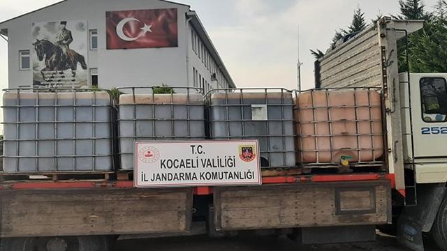 Kocaelide kamyondan 6 ton kaçak akaryakıt çıktı