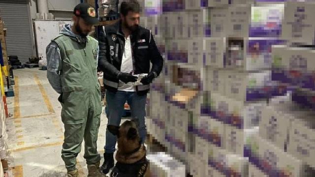 İstanbulda 1 ton kaçak nargile tütünü ele geçirildi