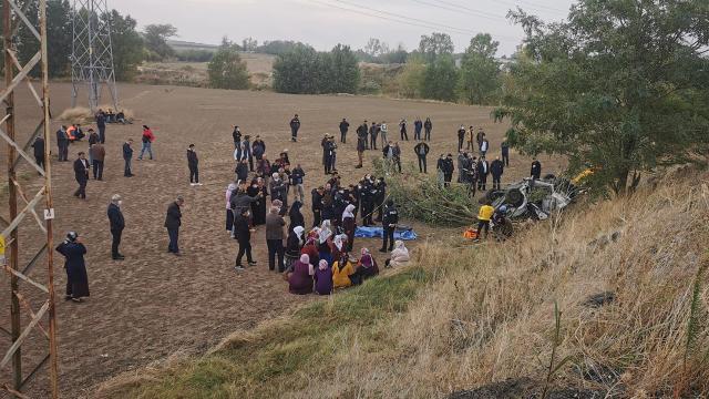 Tekirdağda otomobil şarampole devrildi: 3 ölü