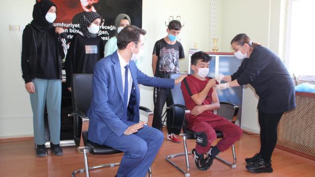 Saraykentte 12 yaş ve üzeri çocuklarda Covid-19 aşı uygulaması başladı