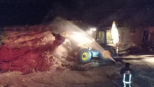 Vanda yangın: 40 ton saman ve 400 bağ ot kül oldu