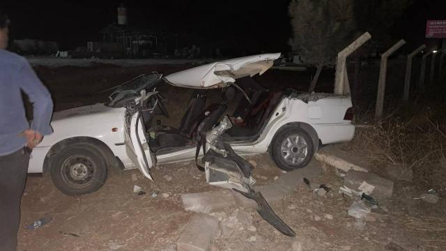 Şanlıurfada iş makinesiyle otomobil çarpıştı: 2 ölü, 6 yaralı