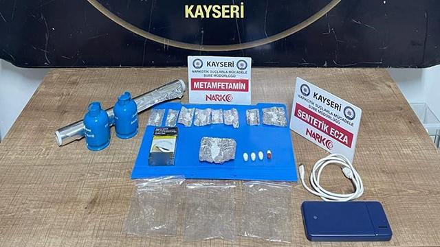Kayseride uyuşturucu operasyonunda yakalanan 2 zanlı tutuklandı