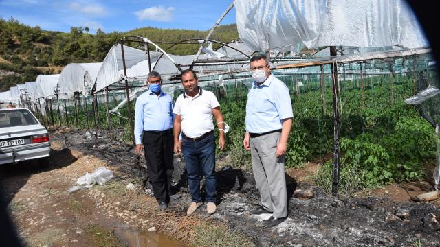 Kumlucada serada çıkan yangın hasara yol açtı