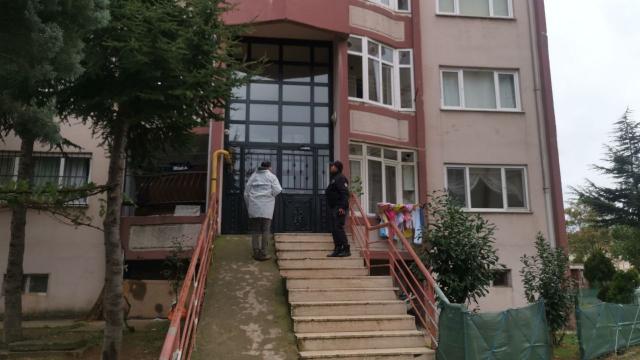 Kocaelide evde çıkan yangında dumandan etkilenen kişi tedavi altına alındı