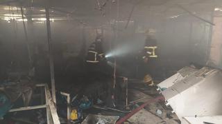 Yangın söndürme çalışmaları sırasında elektrik kabloları patladı