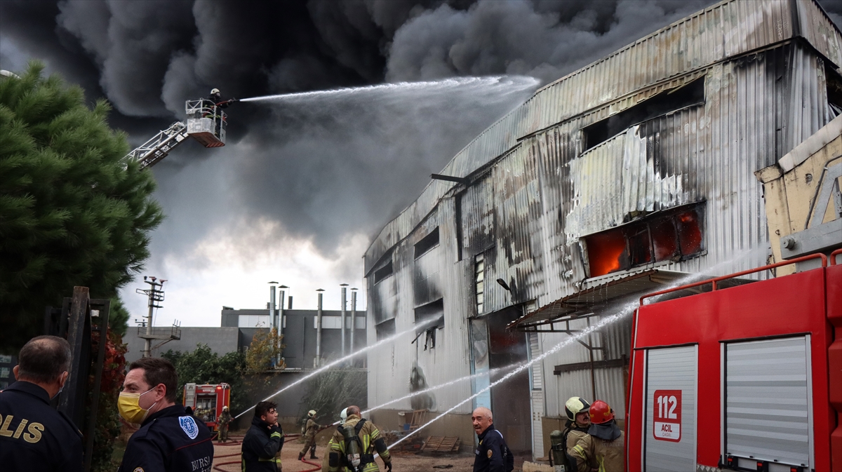 10 işçiye ambulanslarda müdahale edildi